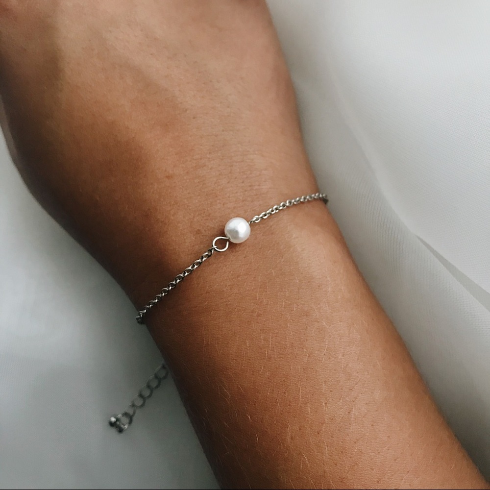Pearl Silver Bracelet 9” - Picture 4 of 8